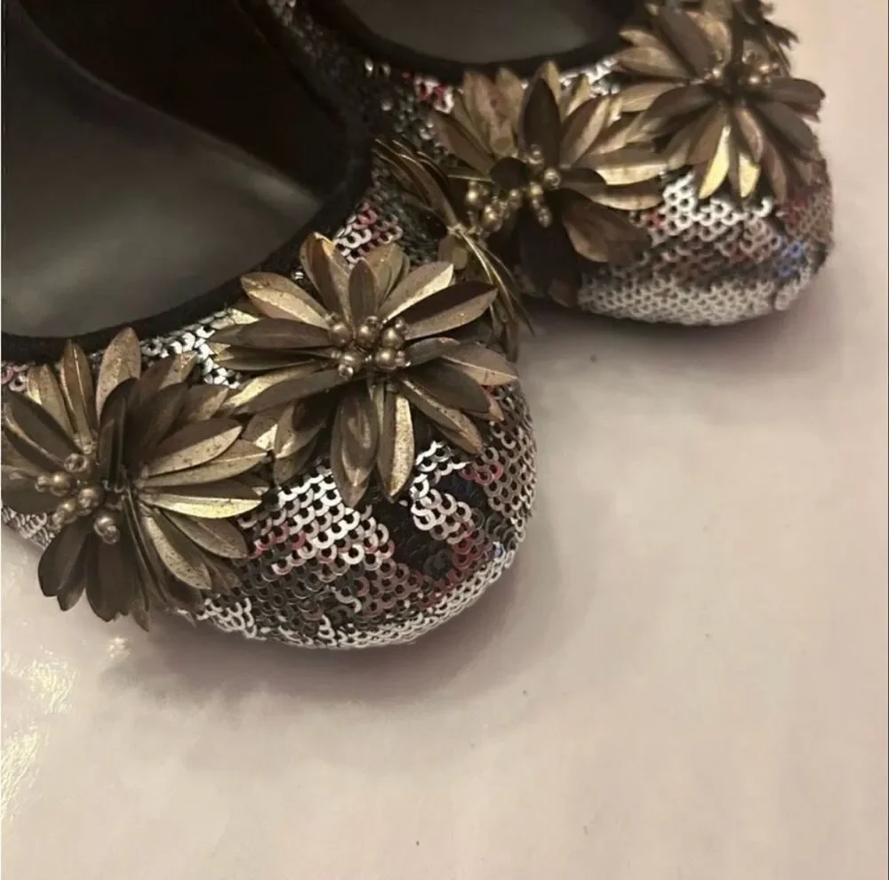 Tory Burch Sequin Embellished Pump Heels Silver Gold Metallic Evening Glam 7.5